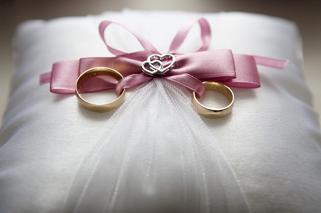 結婚式のリングピロー