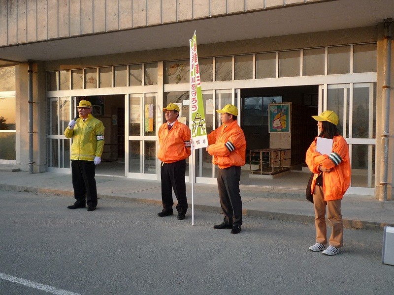 2014.12.10 安祥中学校自転車安全利用キャンペーン (12) さいごのあいさつ