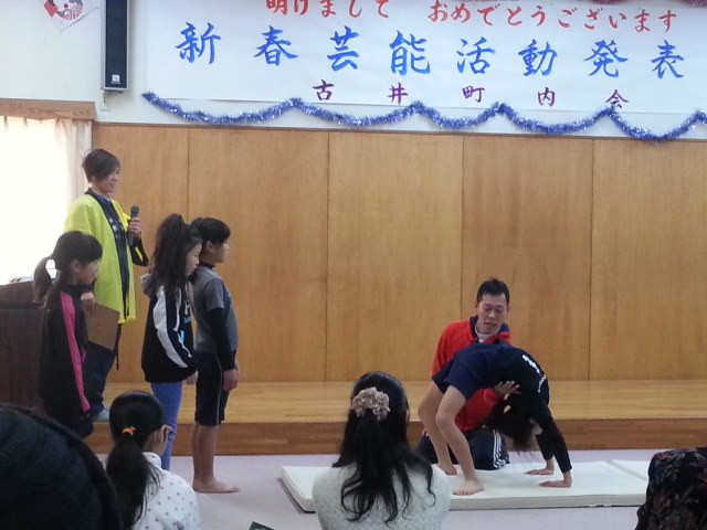 20160110_091742 マット運動 - 新春芸能発表会