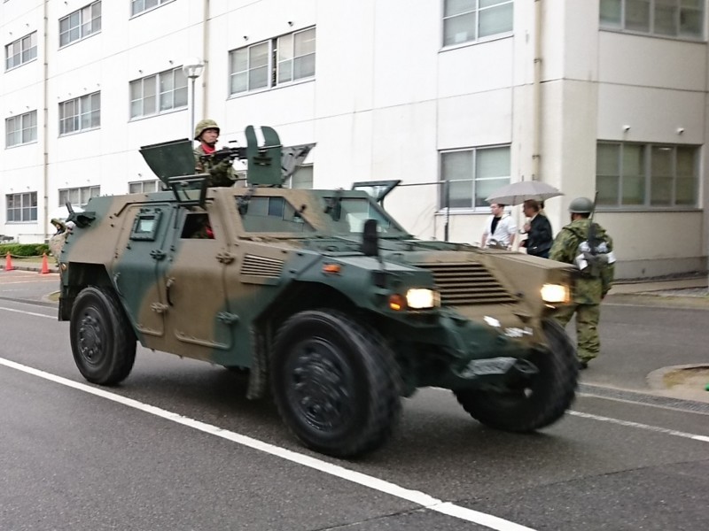 2017.10.28 守山駐屯地 (22) 戦闘車 960-720