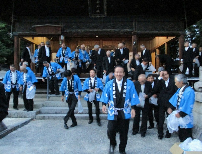 2018.7.8 古井神社かり遷座祭 (4) 本殿での儀式終了 1180-900