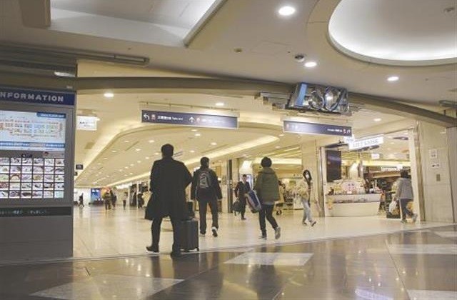 2020.2.24 中部経済新聞 - 全店禁煙化にふみきるエスカ地下街 640-420