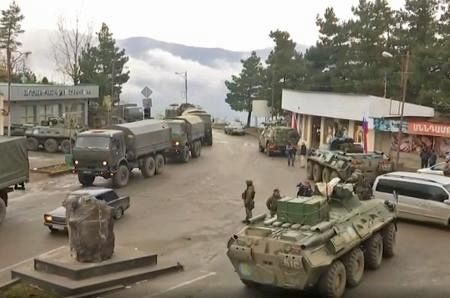 ラチン回廊を警備するロシア軍の平和維持部隊(ちゅうにち) 450-298