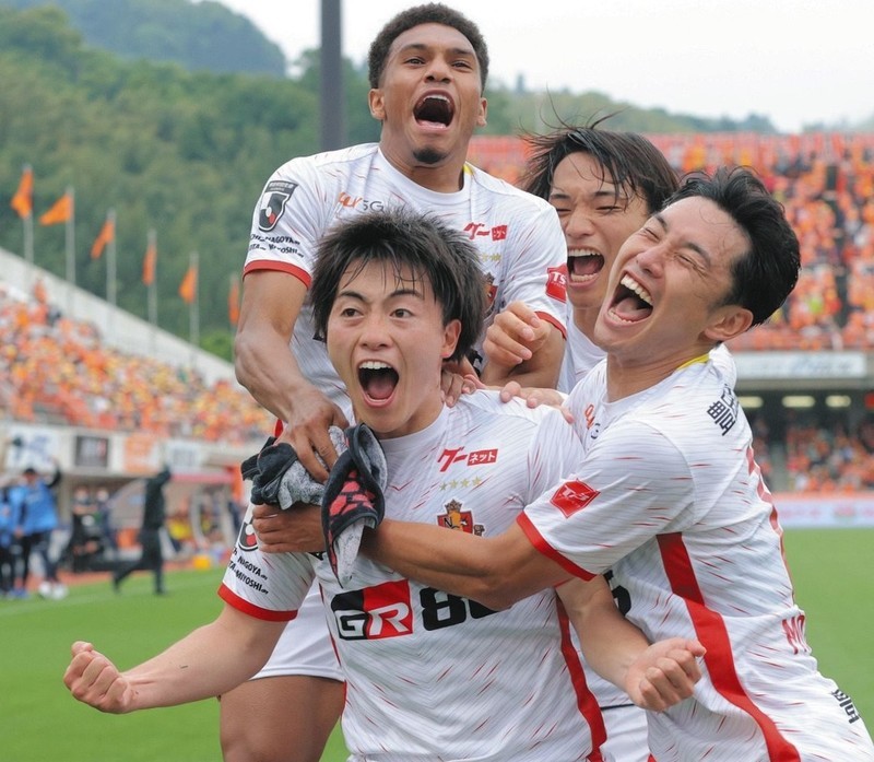 2022.5.21 決勝ゴールをきめた相馬選手（中日スポーツ） 1160-1010