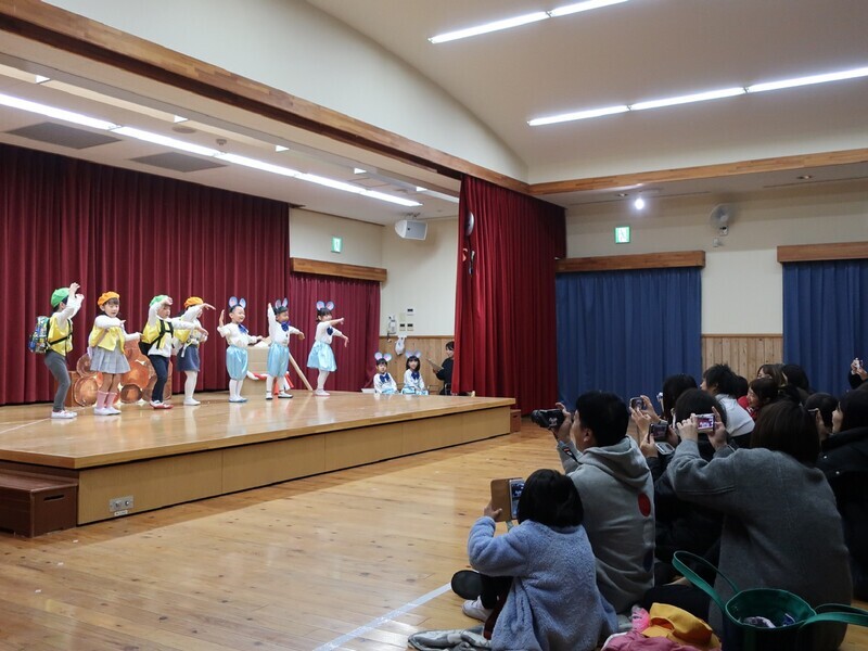 2023.12.2 (2) せいかつはっぴょうかい - おむすびころりん 1600-1200