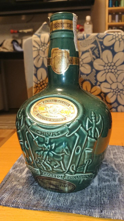 【旧ボトル】 容量”1LITRE ” ロイヤルサルート 21年　ウィスキー 28、29限定 極上品質古酒❗ 旧ボトル特価！ロイヤルソルート21年