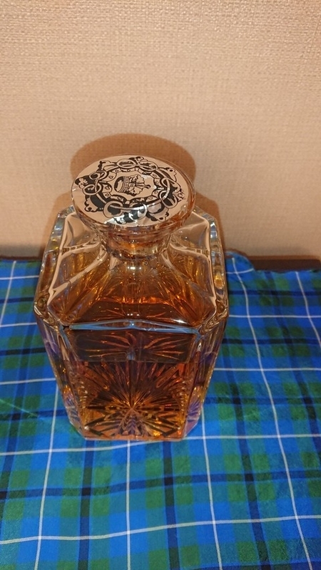 【希少】ウシュクベ クリスタル デキャンタ　700ml　43度 楽天市場】ウシュクベ クリスタル デキャンタ 750ml 43度 ブレン