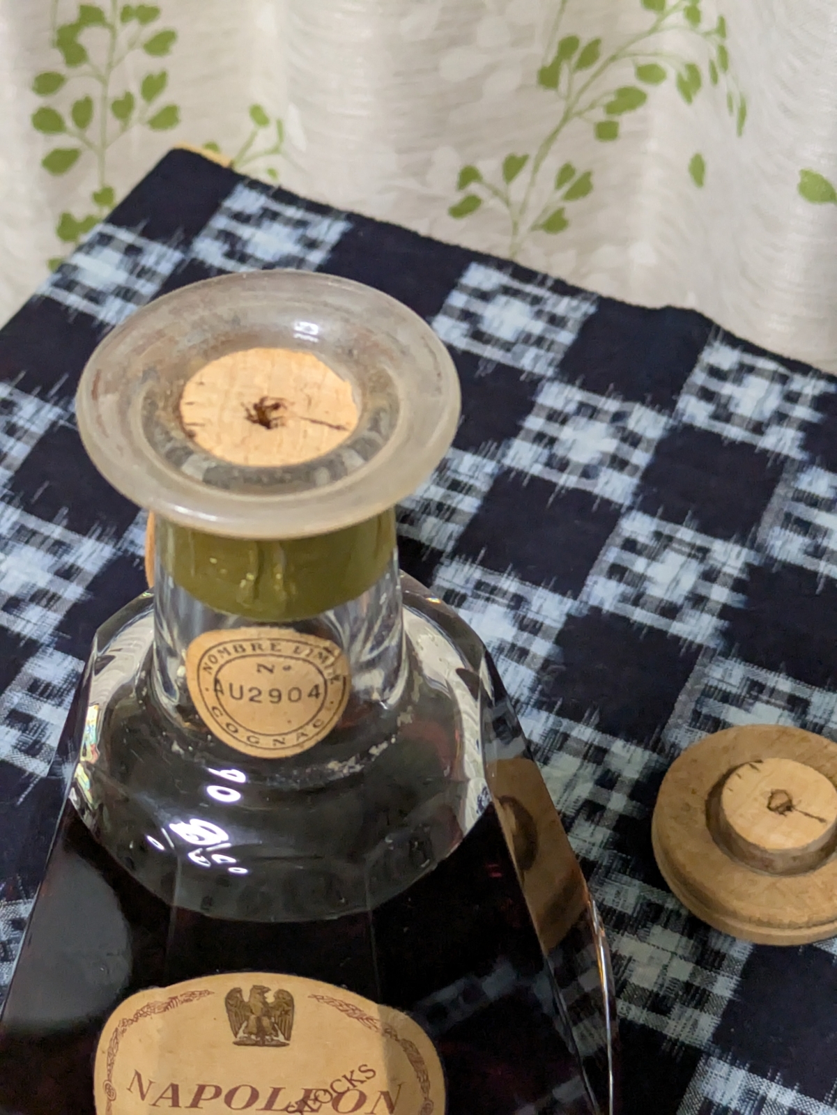 NO.12【古酒】 バカラ　クルボアジェ　ナポレオン クルボアジェ Courvoisier ナポレオン バカラボトル 700ml ブランデー