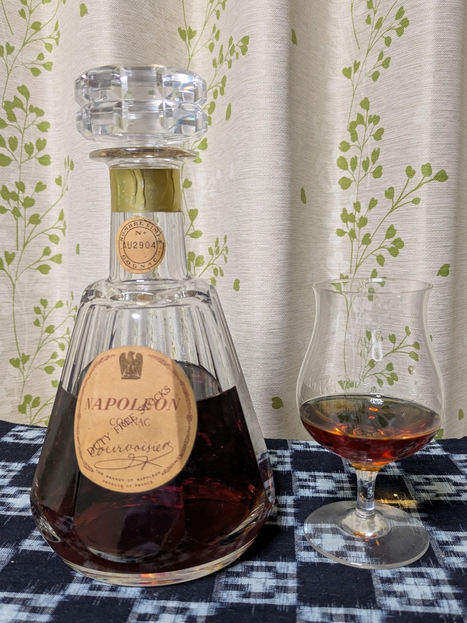 クルボアジェ ナポレオン バカラボトル - 紬とウィスキー ウイスキーブログ