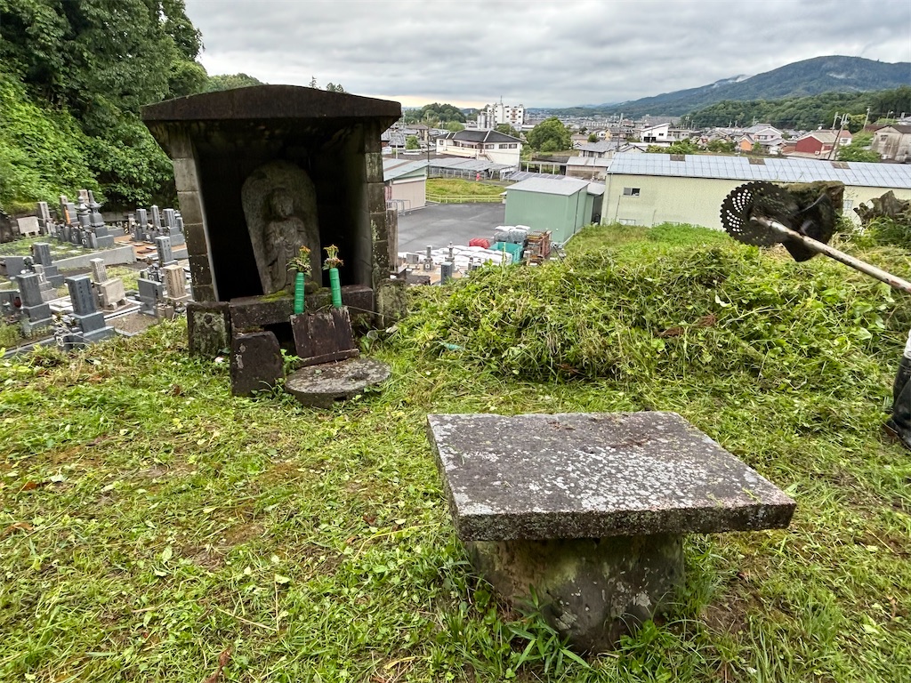 土墓の草刈り作業 - 大和浪漫Ⅱ