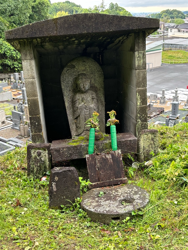 土墓の草刈り作業 - 大和浪漫Ⅱ