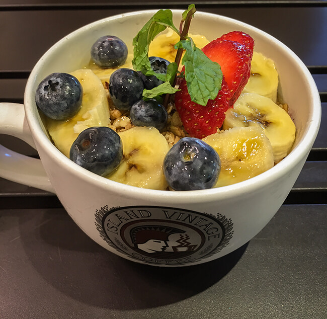 アイランドヴィンテージコーヒーnアイランドヴィンテージコーヒーのアサイーボウル