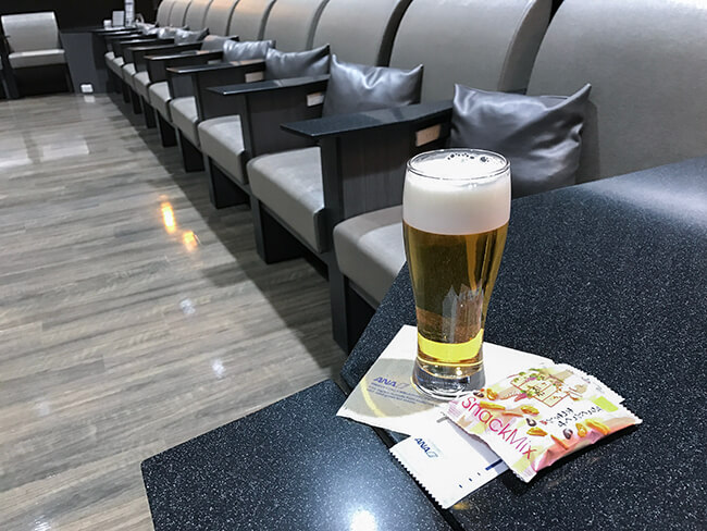 仙台空港anaラウンジでビール