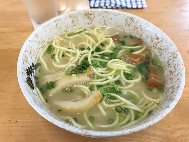 明石食堂・八重山そば・中