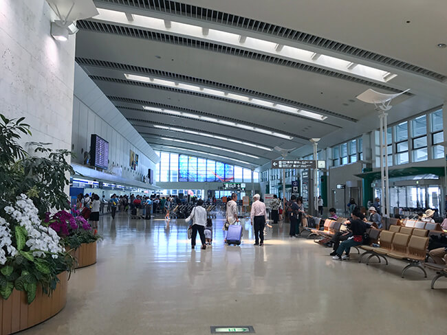 那覇空港出発ロビー