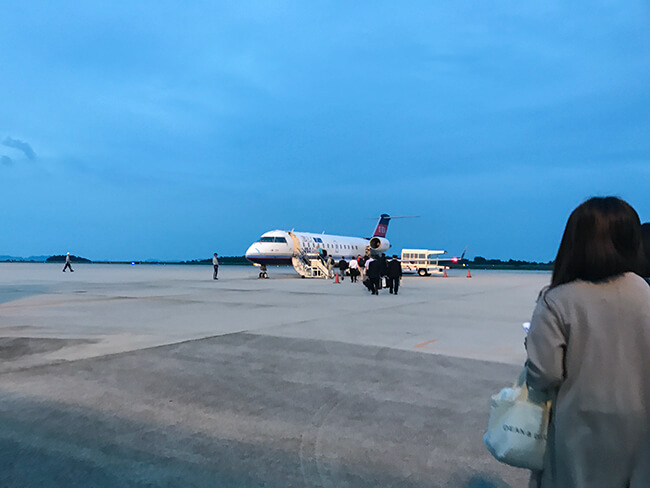 広島空港での沖止め機搭乗