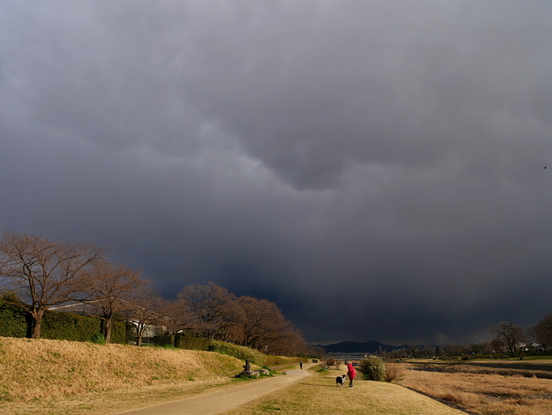 暗雲＠賀茂川