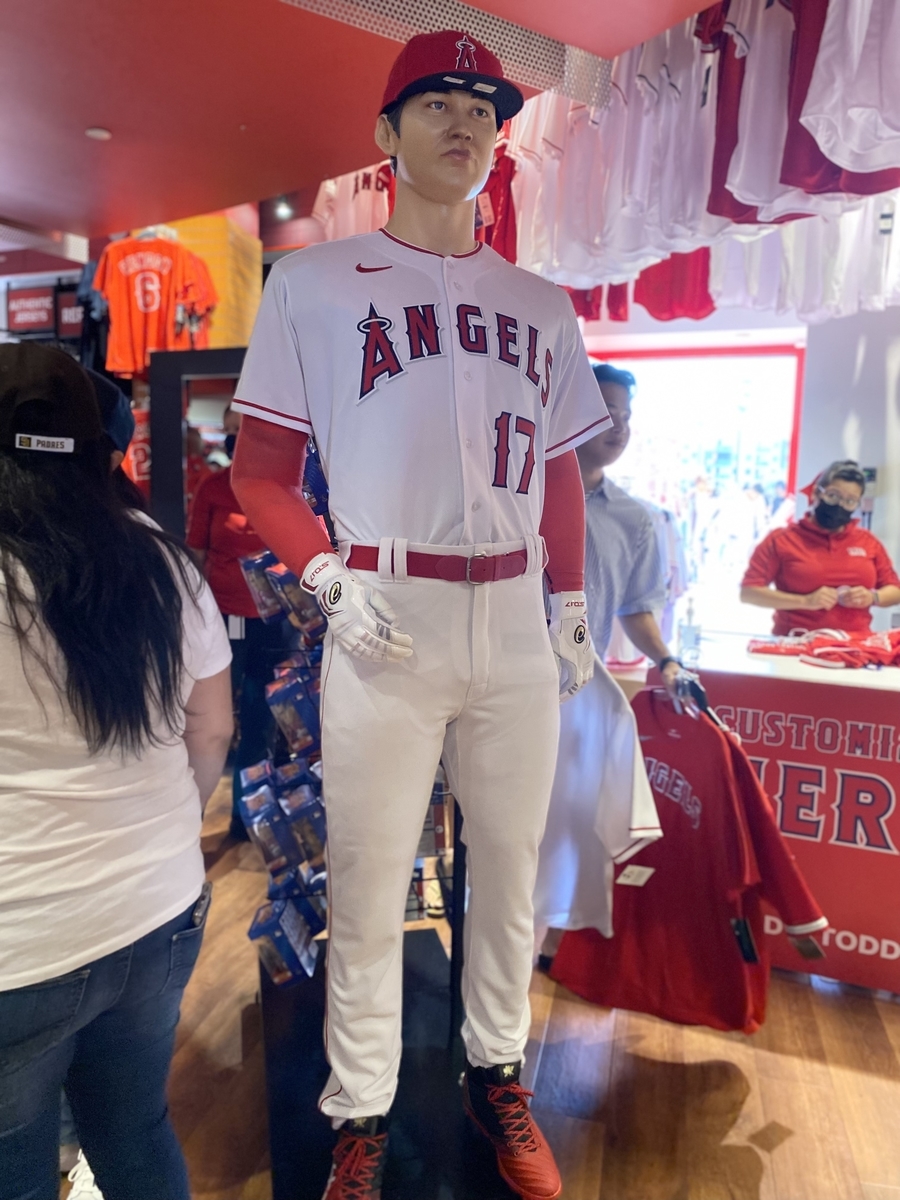 エンゼルスタジアムで直接購入！ 大谷 エンゼルス ユニフォーム LAエンゼルスタジアム】大谷選手観戦&顔パネルの購入方法も伝授