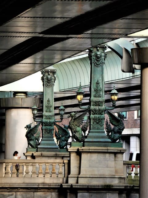 2019・8・28 東京の素敵な建造物 中央区・日本橋 街燈が灯りし夕暮れ - 今日のころころこころ