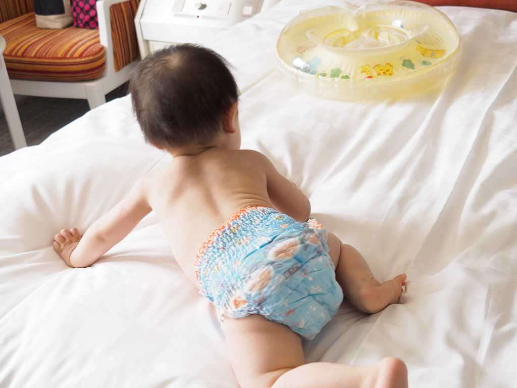幼児のプール用おむつ