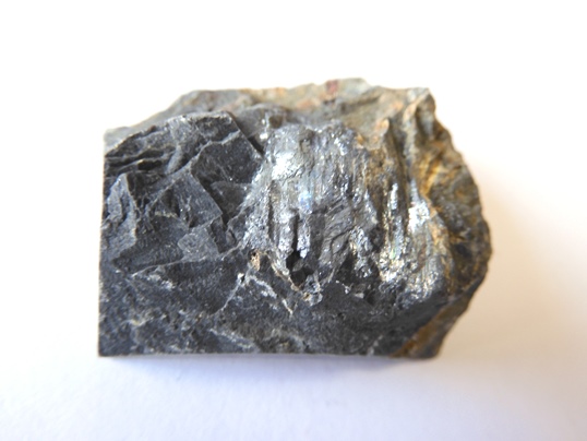 自然アンチモンとアンチモンを含む鉱物 - Ushidama Farm