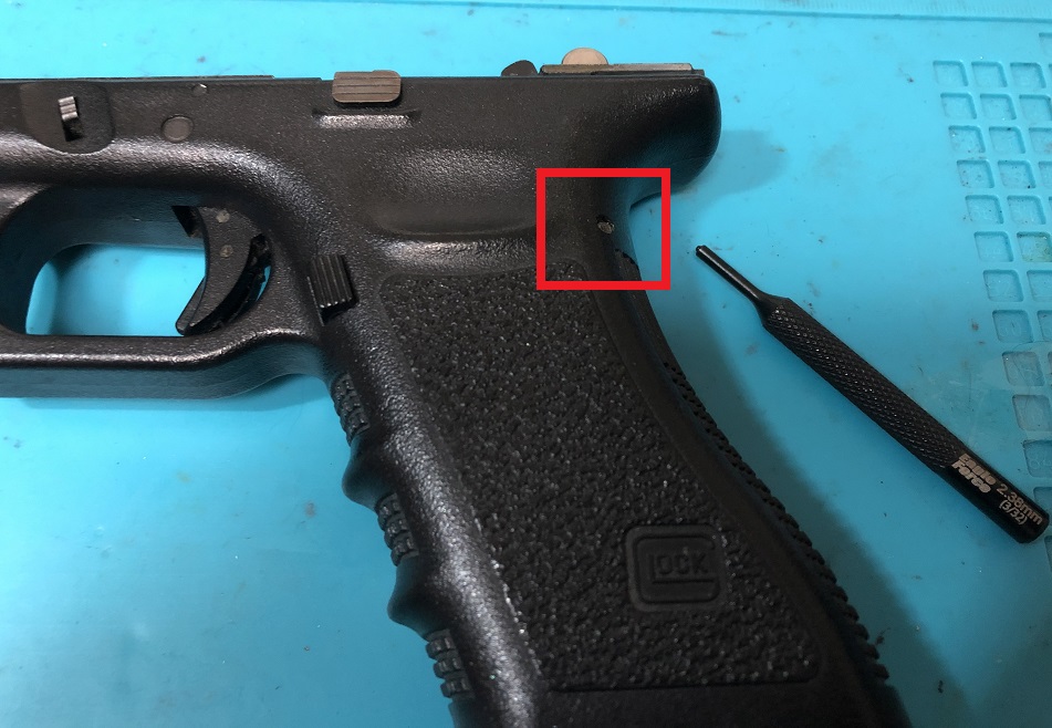 東京マルイ G17のハンマースプリングを交換する - 後ろ向き太郎の後ろ向き日記 東京マルイ G17のハンマースプリングを交換する - 後ろ向き太郎の後ろ向き日記