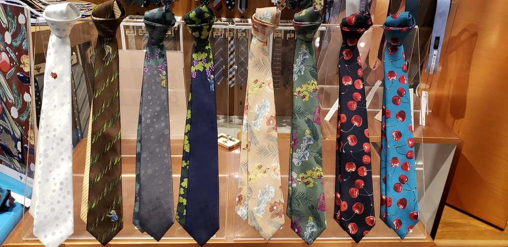 ポップで可愛いネクタイ専門店 ジラフ のネクタイを知らないの なおやんブログ