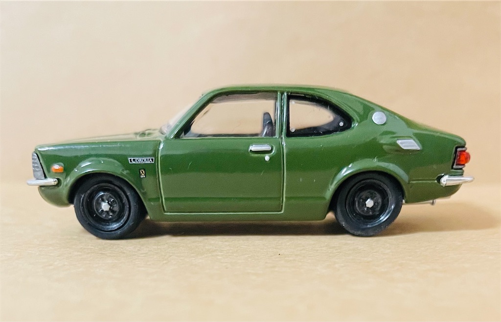 KONAMI 1/64 絶版名車コレクション Vol.2 TOYOTA COROLLA LEVIN （TE27