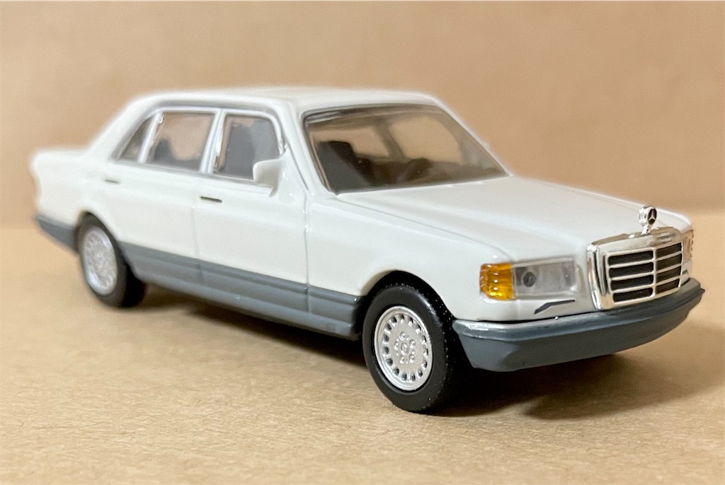 KYOSYO 1/64 Mercedes-Benz Type 560 SEL Mercedes-Benz
