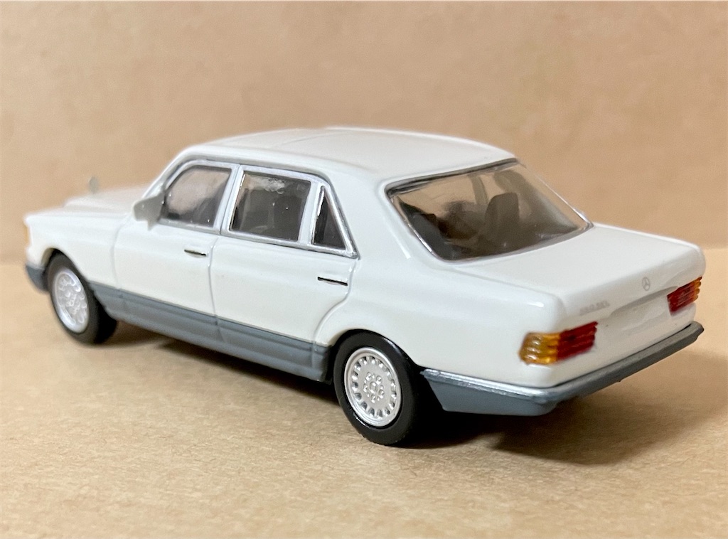 KYOSYO 1/64 Mercedes-Benz Type 560 SEL Mercedes-Benz