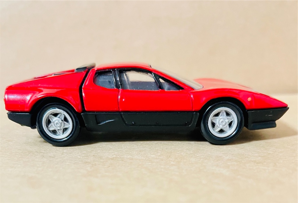 TOMICA PREMIUM Ferrari 512BB - usunonooのブログ@トミカ倉庫