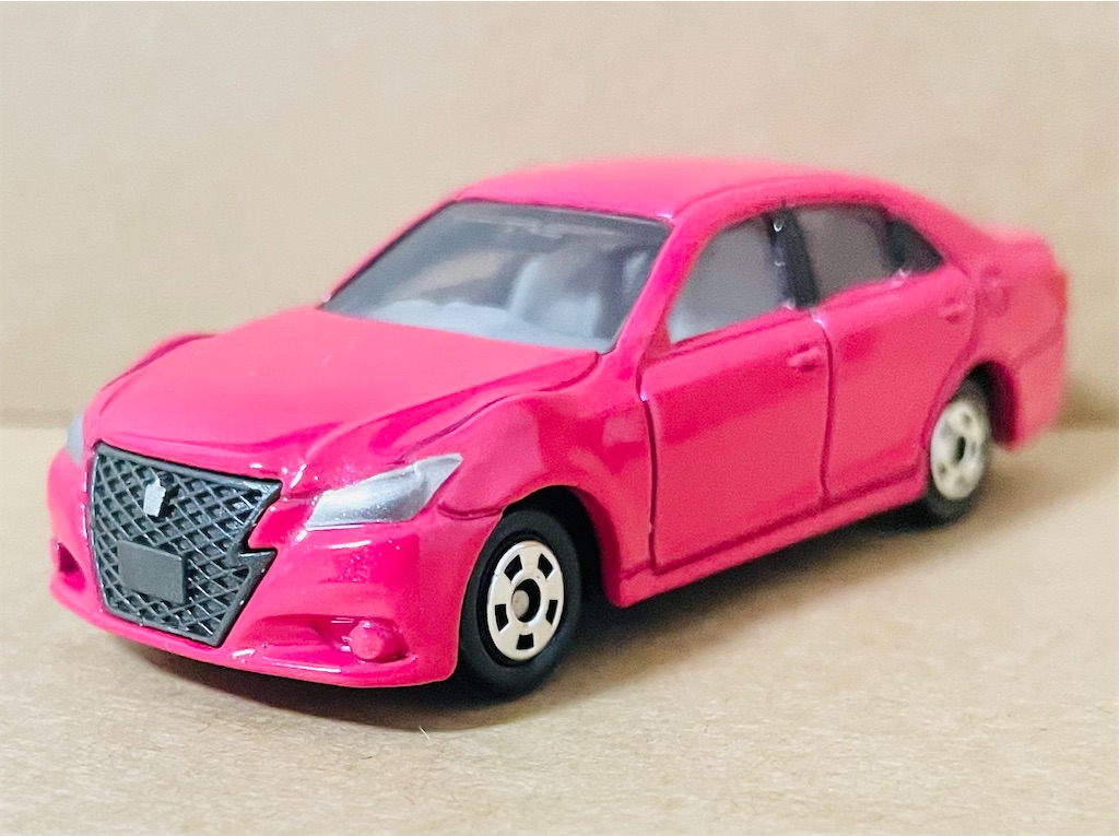 TOMICA No.92 TOYOTA CROWN ATHLETE 
