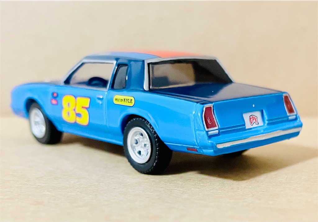 GREENLIGHT 1/64 1983 CHEVROLET MONTE CARLO GARBAGE PAIL KIDS