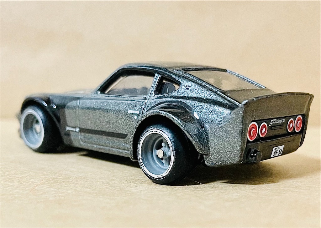 本物保証!  HOTWHEELS PREMIUM Nissan Fairlady Z HW FAST REWIND FAST ミニカー