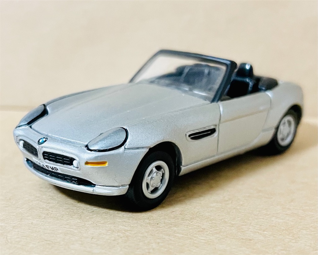 JOHNNY LIGHTNING BMW Z8 007 JAMES BOND WORLD IS NOT ENOUGH