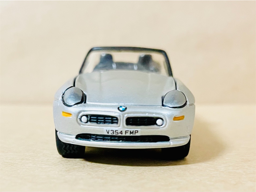 JOHNNY LIGHTNING BMW Z8 007 JAMES BOND WORLD IS NOT ENOUGH