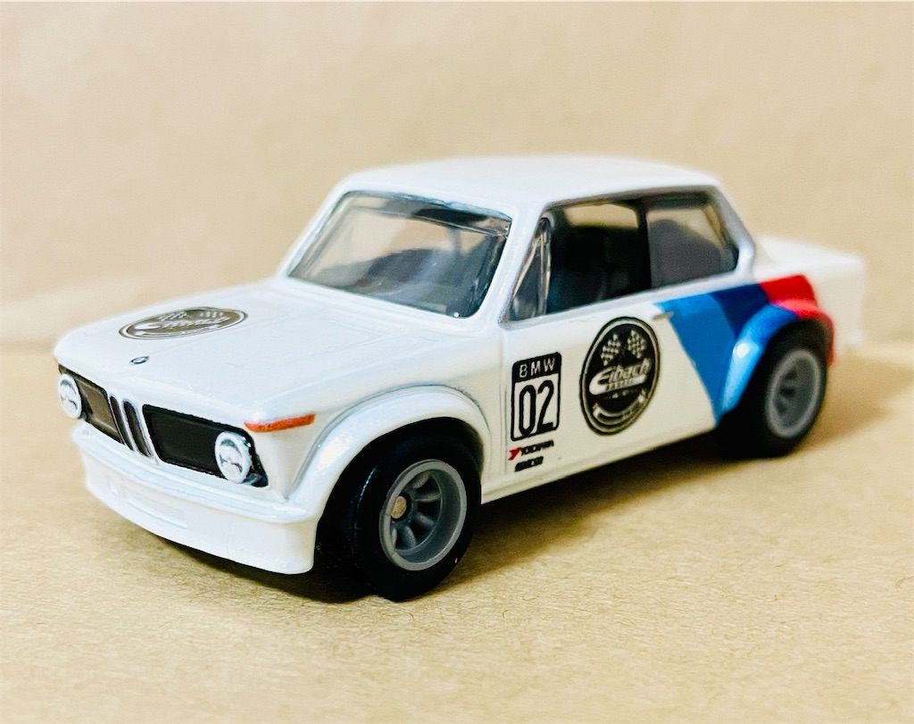 ミニカー HotWheels Premium BMW 2002 Mattel® Hot Wheels® Vintage Racing Club™ BMW 2002 Toy Car, 1