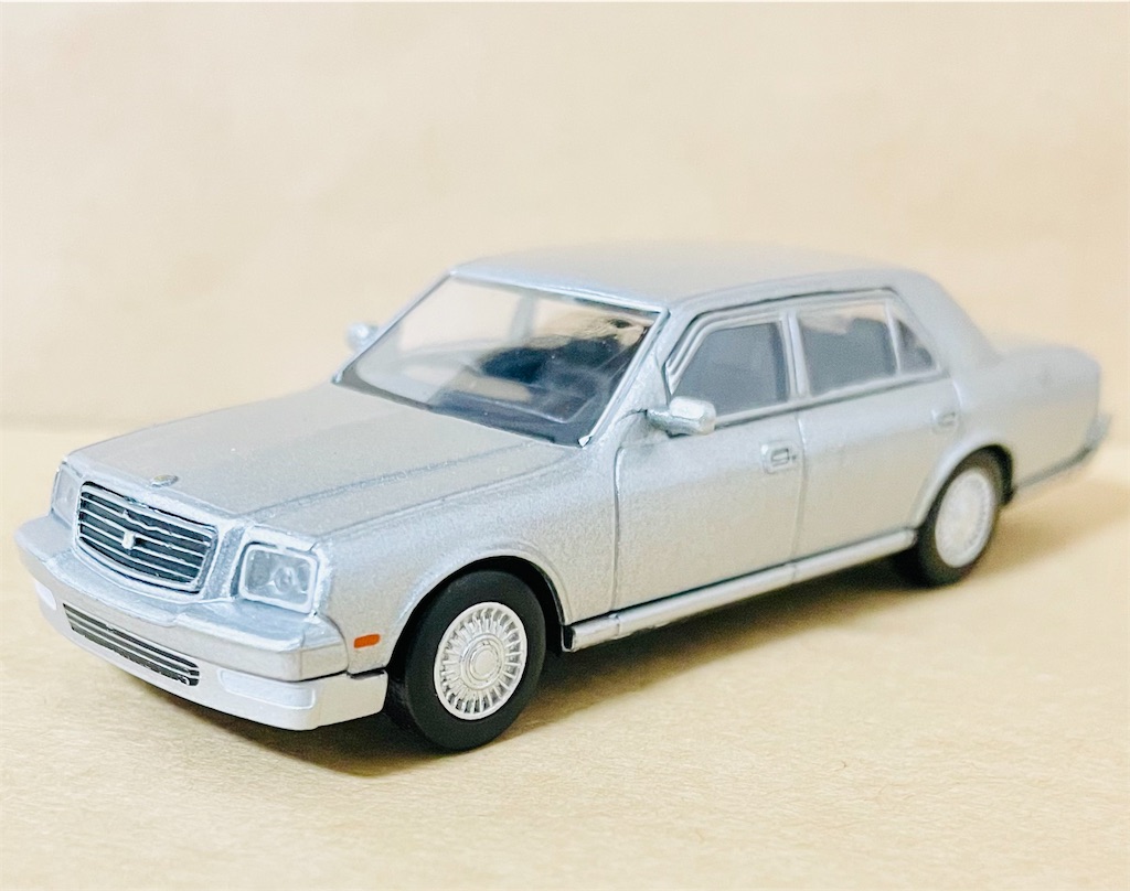 新品同様 京商 1/64  TOYOTA Century センチュリー 台座付き Amazon.co.jp: 京商 1/64 ミニカーコレクション トヨタ2