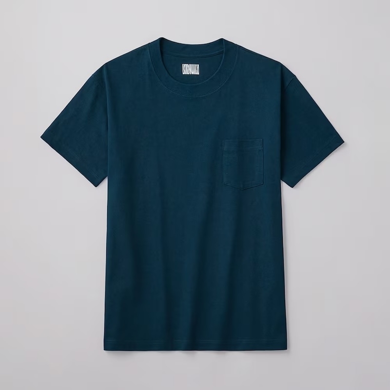 紺色のTシャツ