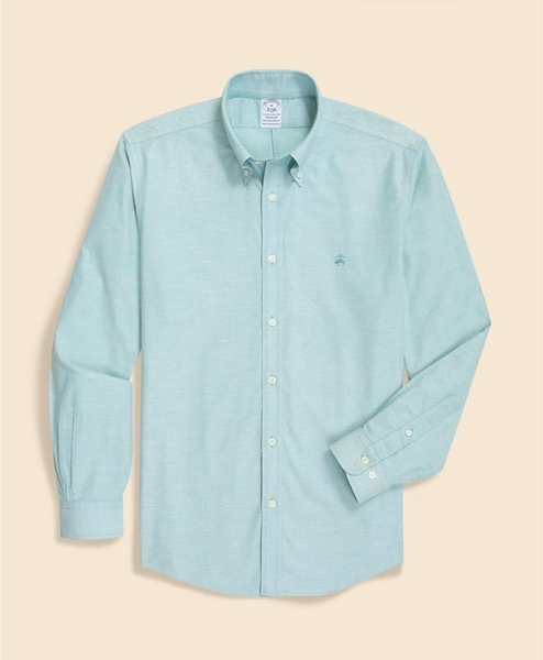 新しい青いシャツ