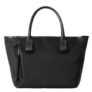 土屋鞄の黒い小さなトートバッグ