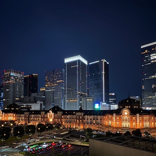 夜の東京駅