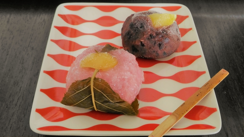 上に乗った栗がポイント ローソンストア100 栗さくら 栗おはぎ 大福 Com