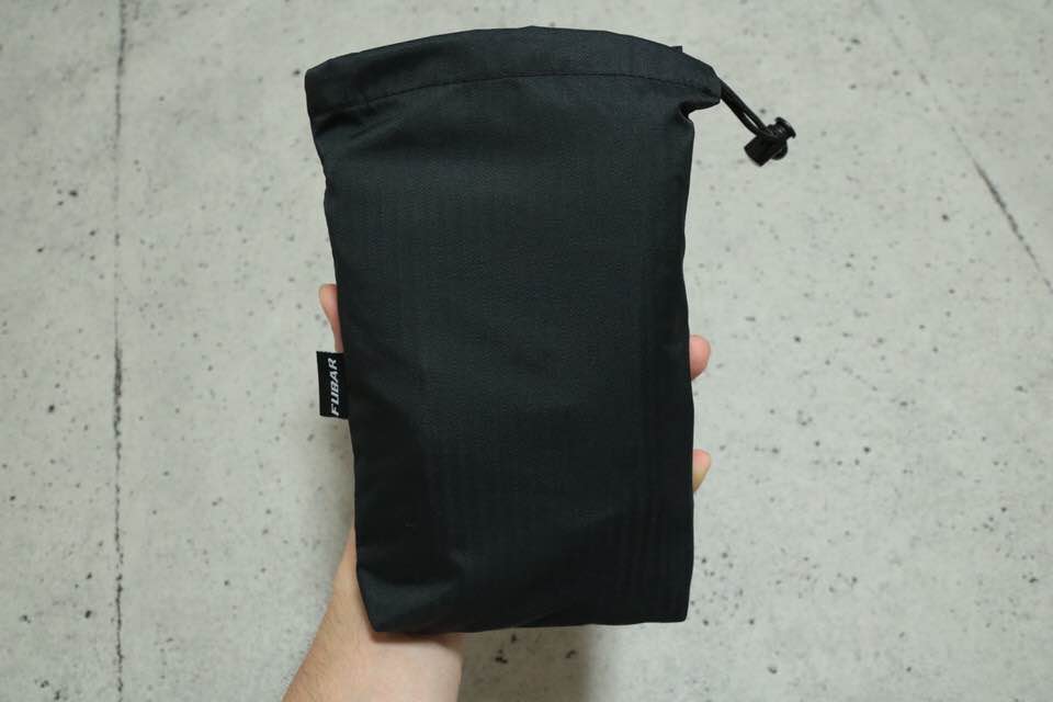 「FUBAR RAINPANTS JOGGER」を収納した