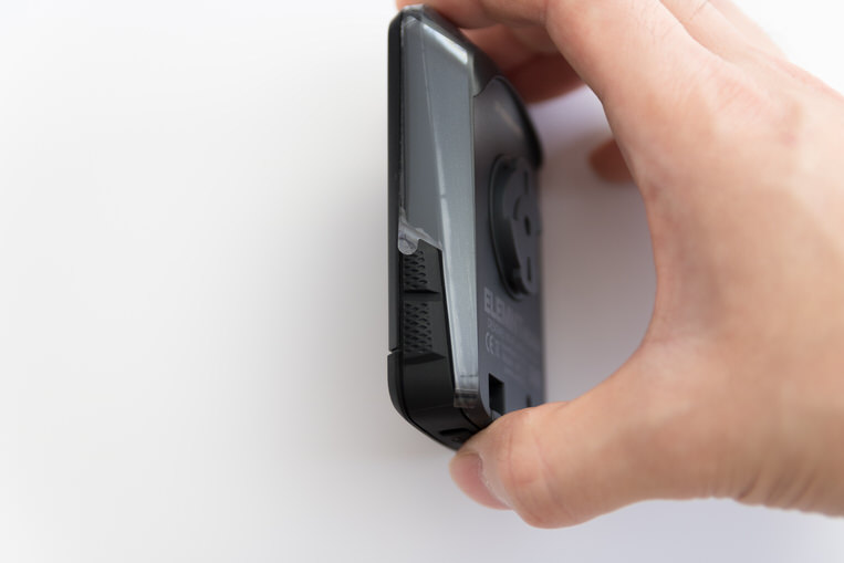 Wahoo ELEMNT ROAMの右側面