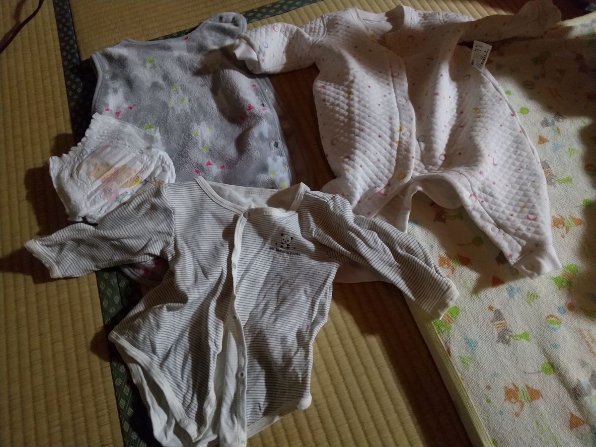 生後4ヶ月の赤ちゃんとの1日の過ごし方 遊び方 保育士うたのブログ