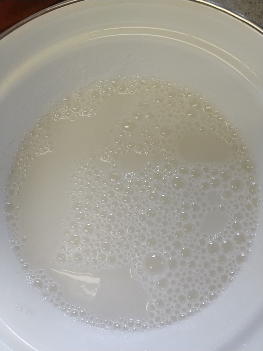 少量をブレンダーする時の容器 少ない野菜を離乳食ペーストにするなら ブレンダーの容器をコップに 笑 知育プット