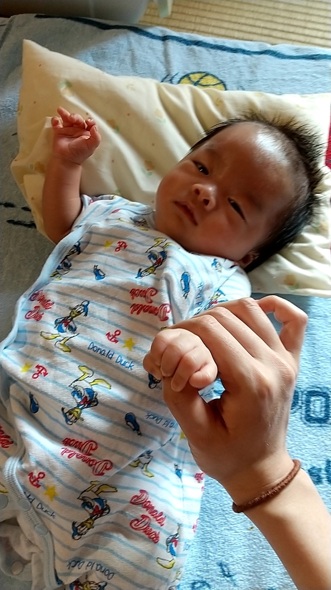 新生児のスケジュール 寝ない赤ちゃんとの1日の流れ 生活リズムが作れない理由 保育士うたのブログ 新生児のスケジュール 寝ない赤ちゃんとの1日の流れ 生活リズムが作れない理由 保育士うたのブログ