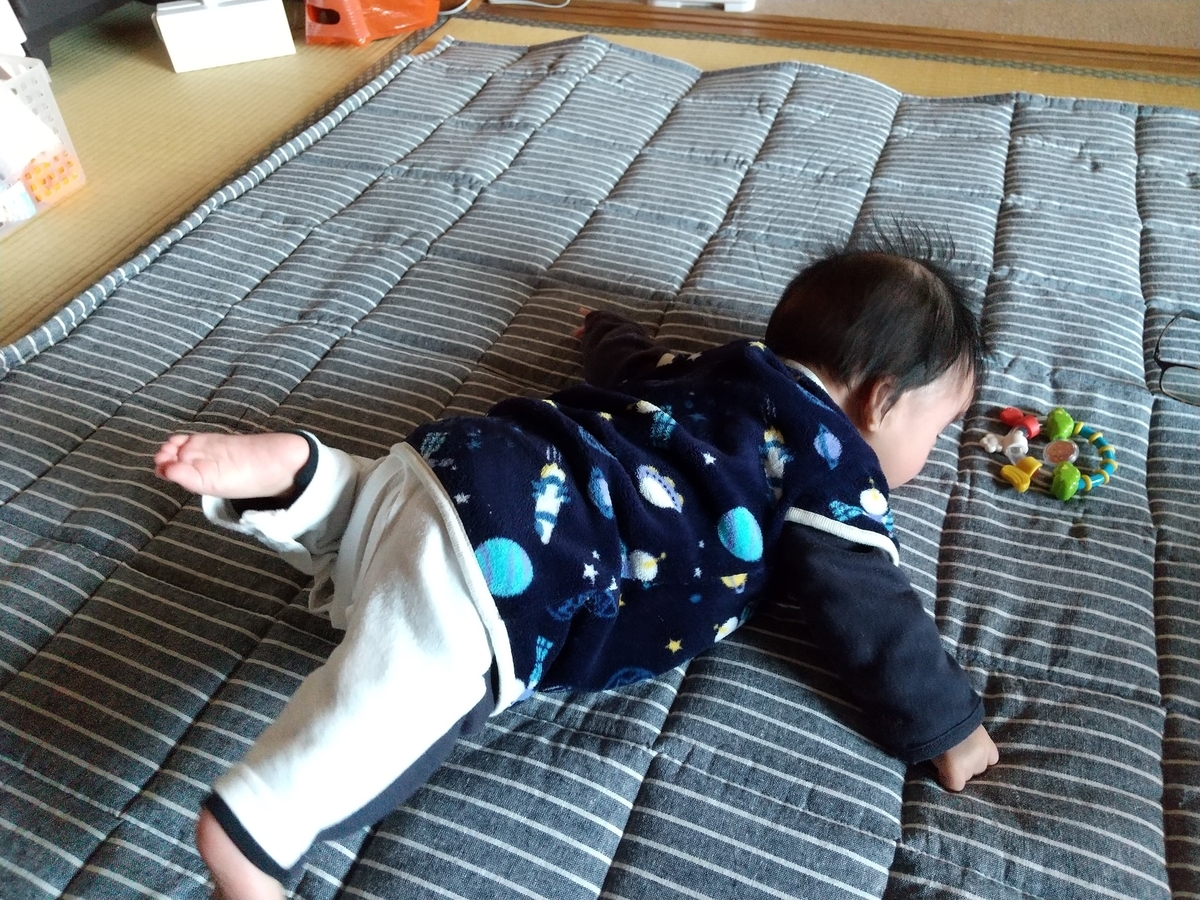 赤ちゃんのうつ伏せができない 出来るようになるまでの過程 うつ伏せ練習 保育士うたのサイト