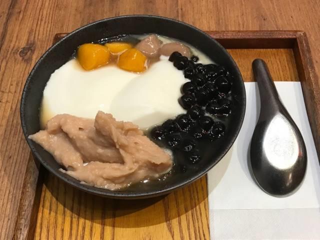 「台湾甜商店」の「芋圓杏仁豆花」